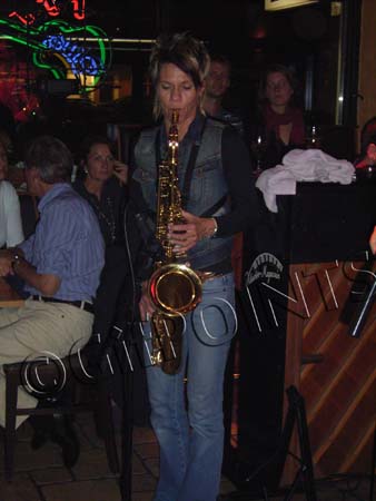007.009.008 Musik Live Club 124